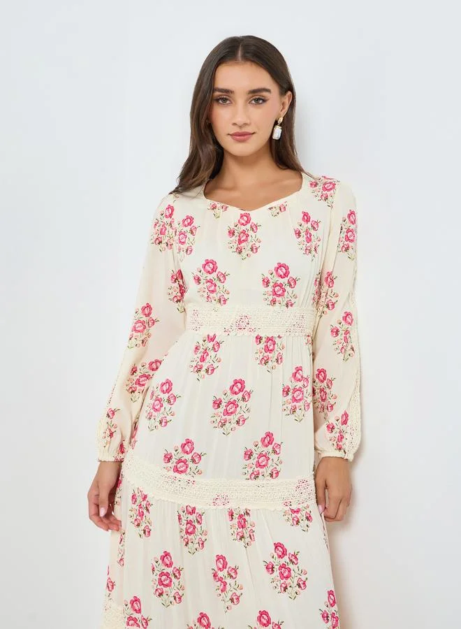 ستايلي فستان طويل بطبقات وطبعة أزهار للنساء